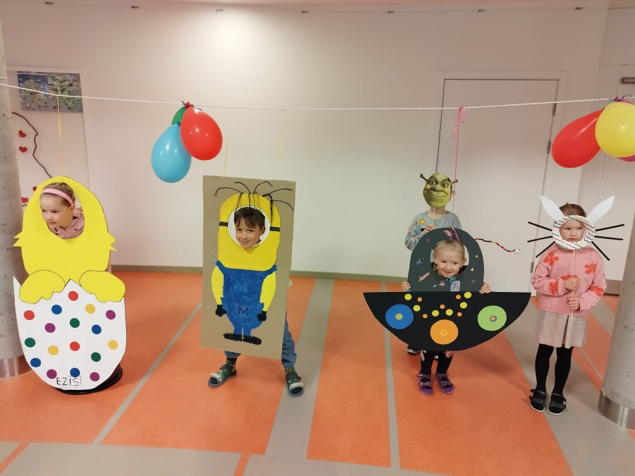 Iejokojam aprīli